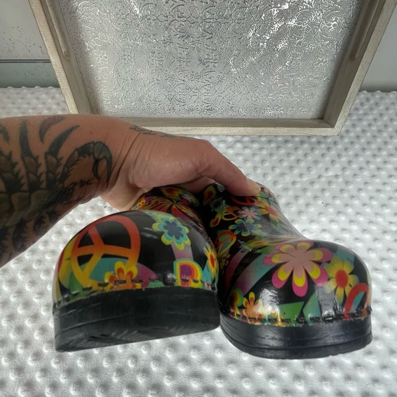 Dansko Floral Patent Professional Slip On Clogs Size 36 GUC - Picture 6 of 9